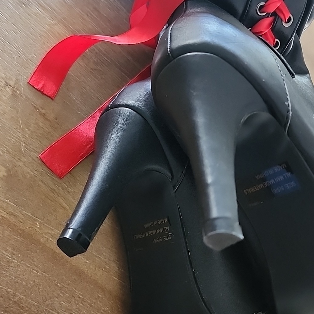 Black Red Lace-Up Pirate Costume Boots - Picture 6 of 7